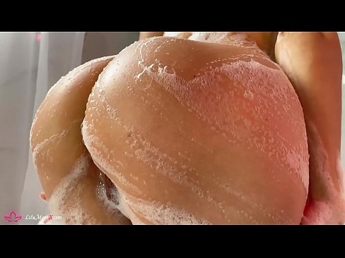 ❤️ Brunette شاور میں شدید orgasm کے لئے وائبریٹر کے ساتھ بلی میں مشت زنی کرتی ہے۔ ❤❌ مقعد فحش  ﹏